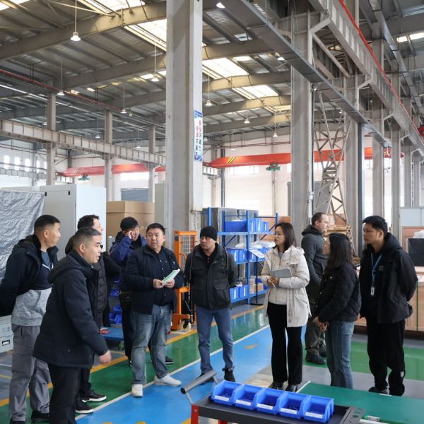 欢迎哈萨克斯坦行业领袖代表团莅临长沙生产基地参观交流